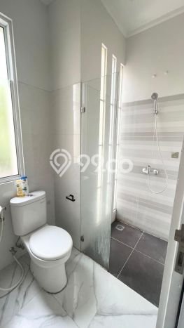 Disewakan! Rumah 2 Kamar Tidur &
2 Kamar Mandi di Gading Serpong, Tangerang Disewakan! Rumah 2 Kamar Tidur &
2 Kamar Mandi di Gading Serpong, Tangerang
