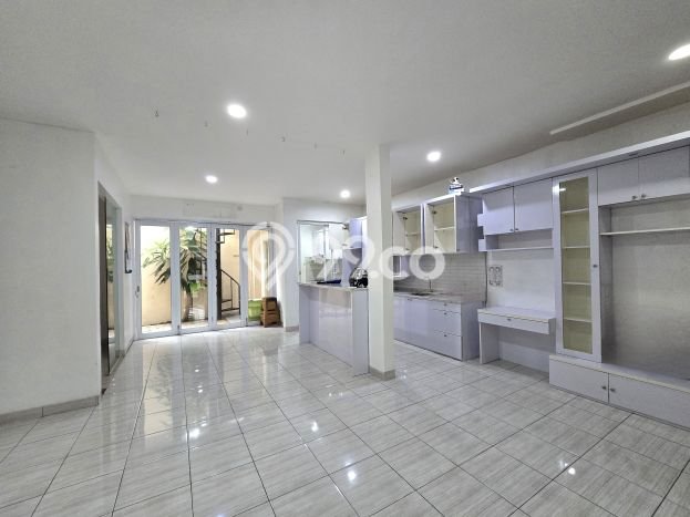Jarang Ada! Rumah Sewa 3 Kamar Nyaman Siap Huni Gading Serpong Jarang Ada! Rumah Sewa 3 Kamar Nyaman Siap Huni Gading Serpong