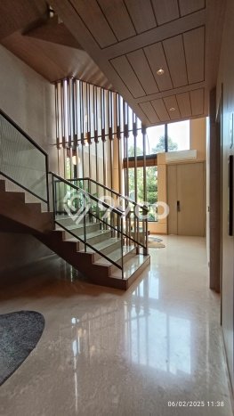 Rumah Elit Modern Siap Huni di BSD City Tangerang Rumah Elit Modern Siap Huni di BSD City Tangerang