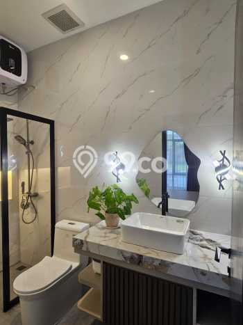 Rumah Elit LB 350m2 Siap Pakai Desain Elegan di Alam Sutera, Tangerang Rumah Elit LB 350m2 Siap Pakai Desain Elegan di Alam Sutera, Tangerang