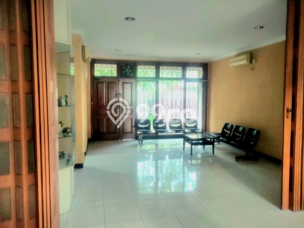 Siap Huni Rumah Mewah 4 Kamar di Kebayoran Baru Dekat ke Mana Pun Siap Huni Rumah Mewah 4 Kamar di Kebayoran Baru Dekat ke Mana Pun
