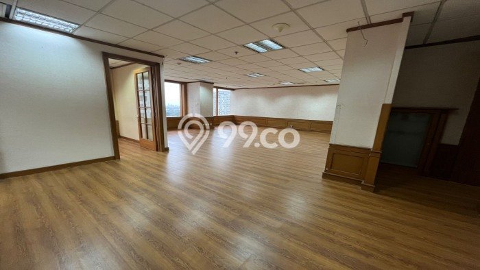 Disewakan Kantor di Kawasan Ramai Sudirman Luas 250m2 Disewakan Kantor di Kawasan Ramai Sudirman Luas 250m2