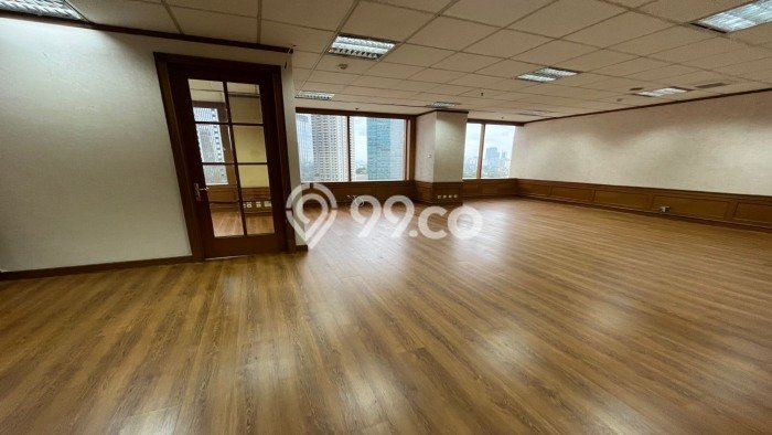 Disewakan Kantor di Kawasan Ramai Sudirman Luas 250m2 Disewakan Kantor di Kawasan Ramai Sudirman Luas 250m2