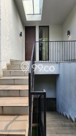 For Sale! Luxury House LT 250m2 Desain Elegan di Lebak Bulus For Sale! Luxury House LT 250m2 Desain Elegan di Lebak Bulus