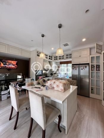 Dijual Rumah Mewah Elegan Dengan View Eksklusif di Pondok Labu, Jakarta Selatan Dijual Rumah Mewah Elegan Dengan View Eksklusif di Pondok Labu, Jakarta Selatan