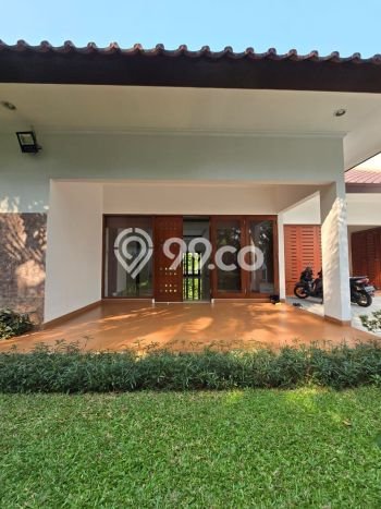 Disewakan Rumah Bagus di Kemang Harga Rp 600 Juta/ Tahun Disewakan Rumah Bagus di Kemang Harga Rp 600 Juta/ Tahun