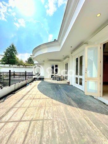 Siap Huni Hunian Elit 6 Kamar di Kebayoran Baru Dekat ke Mana Pun Siap Huni Hunian Elit 6 Kamar di Kebayoran Baru Dekat ke Mana Pun