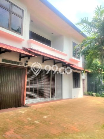 Siap Huni Rumah Mewah 4 Kamar di Kebayoran Baru Dekat ke Mana Pun Siap Huni Rumah Mewah 4 Kamar di Kebayoran Baru Dekat ke Mana Pun
