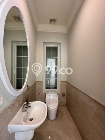 Disewakan Rumah Nyaman di Kemang Harga Rp 800 Juta/ Tahun Disewakan Rumah Nyaman di Kemang Harga Rp 800 Juta/ Tahun