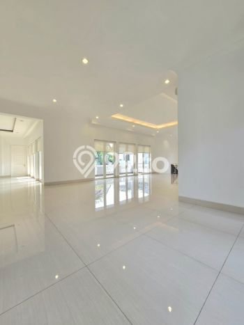 Rumah Modern Disewakan di Kemang Jakarta Selatan Lokasi Sangat Strategis Rumah Modern Disewakan di Kemang Jakarta Selatan Lokasi Sangat Strategis