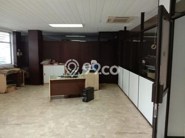 Area Ramai! Ruko Dijual di Menteng untuk Bisnis Luas Bangunan 706m2 Area Ramai! Ruko Dijual di Menteng untuk Bisnis Luas Bangunan 706m2