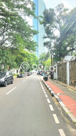 Disewakan Rumah Bagus di Menteng Harga Rp 1,5 Miliar/ Tahun Disewakan Rumah Bagus di Menteng Harga Rp 1,5 Miliar/ Tahun