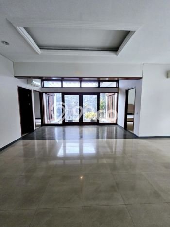 Hunian Modern Dikontrakkan 4 Kamar di Kebayoran Baru Boleh Nego Hunian Modern Dikontrakkan 4 Kamar di Kebayoran Baru Boleh Nego