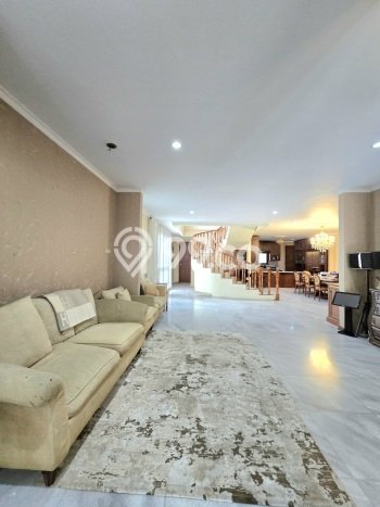 Rumah Elit Modern Tanpa Renovasi di Pondok Indah Jakarta Selatan Rumah Elit Modern Tanpa Renovasi di Pondok Indah Jakarta Selatan
