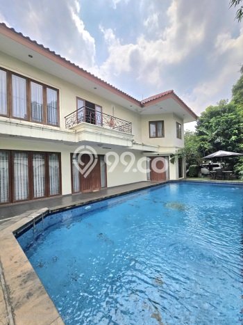 Rumah Elit Modern Tanpa Renovasi di Pondok Indah Jakarta Selatan Rumah Elit Modern Tanpa Renovasi di Pondok Indah Jakarta Selatan