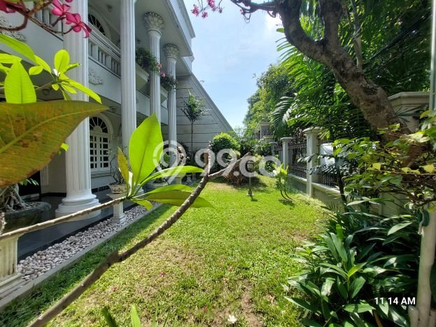 Rumah Elit LB 1m2 Siap Huni Desain Elegan di Kertajaya, Surabaya Rumah Elit LB 1m2 Siap Huni Desain Elegan di Kertajaya, Surabaya