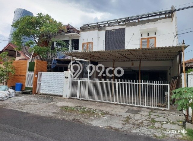 LISTING BARU! Rumah Premium di Gayungan, Luas 390m2m² LB 698m2m² LISTING BARU! Rumah Premium di Gayungan, Luas 390m2m² LB 698m2m²