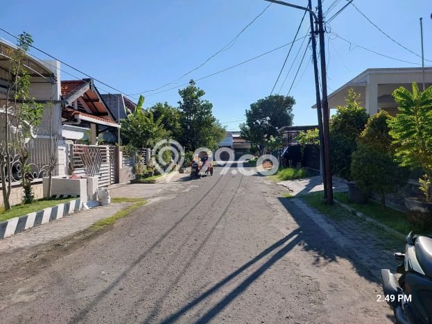Dijual Rumah Luas Megah Dengan View Eksklusif di Manyar, Surabaya Dijual Rumah Luas Megah Dengan View Eksklusif di Manyar, Surabaya