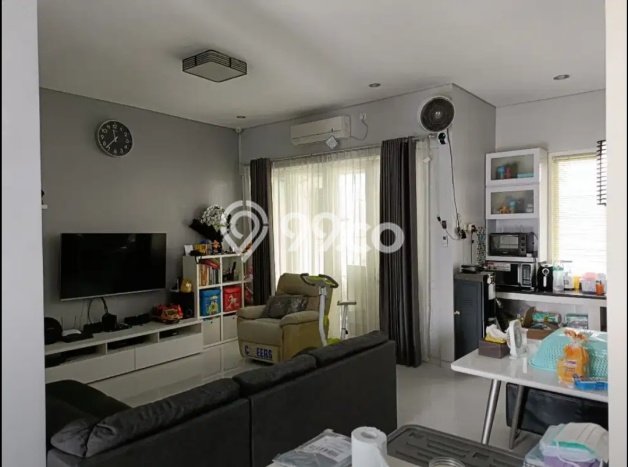 Rumah Mewah Dijual LT 200m2 di Tenggilis Mejoyo, Surabaya Rumah Mewah Dijual LT 200m2 di Tenggilis Mejoyo, Surabaya