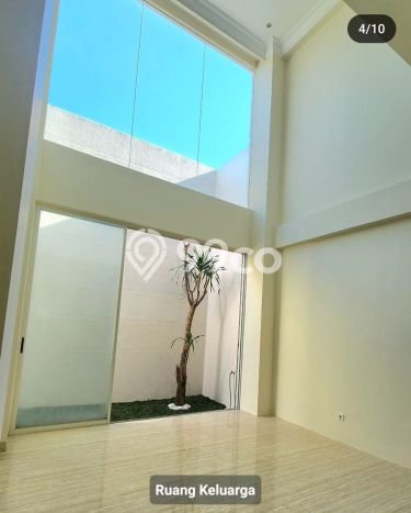 Rumah Elit LB 245m2 Siap Pakai Desain Elegan di Pakuwon Indah, Surabaya Rumah Elit LB 245m2 Siap Pakai Desain Elegan di Pakuwon Indah, Surabaya