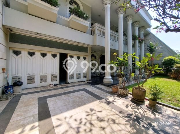 Rumah Elit LB 1m2 Siap Huni Desain Elegan di Kertajaya, Surabaya Rumah Elit LB 1m2 Siap Huni Desain Elegan di Kertajaya, Surabaya