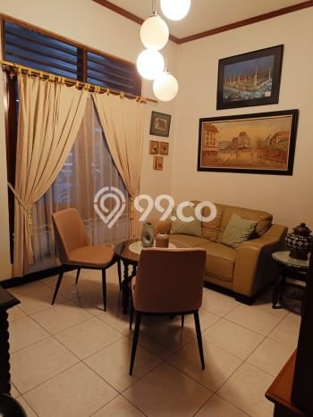 SIAP HUNI! Rumah Asri area Gayungan, Luas 384m2m² LB 300m2m² SIAP HUNI! Rumah Asri area Gayungan, Luas 384m2m² LB 300m2m²