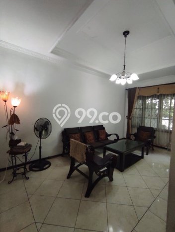 Rumah Strategis Modern Lb 180m2 di Rungkut, Surabaya Rumah Strategis Modern Lb 180m2 di Rungkut, Surabaya