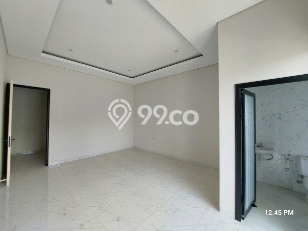 Rumah Strategis Modern Lb 145m2 di Tenggilis Mejoyo, Surabaya Rumah Strategis Modern Lb 145m2 di Tenggilis Mejoyo, Surabaya