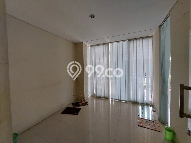 Jual Rumah Mewah Elegan Dengan View Cantik di Citraland, Surabaya Jual Rumah Mewah Elegan Dengan View Cantik di Citraland, Surabaya