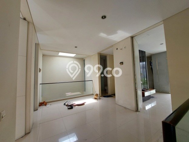 Jual Rumah Mewah Elegan Dengan View Cantik di Citraland, Surabaya Jual Rumah Mewah Elegan Dengan View Cantik di Citraland, Surabaya