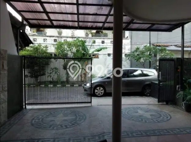 Rumah Terawat di Rungkut, Surabaya, LT 200m2m², Luas Bangunan 280m2m² Rumah Terawat di Rungkut, Surabaya, LT 200m2m², Luas Bangunan 280m2m²