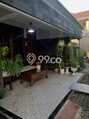 SIAP HUNI! Rumah Asri area Gayungan, Luas 384m2m² LB 300m2m² SIAP HUNI! Rumah Asri area Gayungan, Luas 384m2m² LB 300m2m²