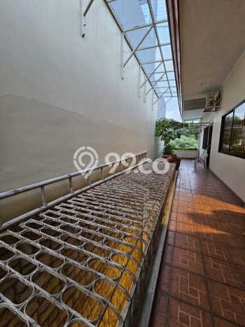 Ready to Use! Luxury House LT 560m2 Desain Modern di Kedoya Ready to Use! Luxury House LT 560m2 Desain Modern di Kedoya