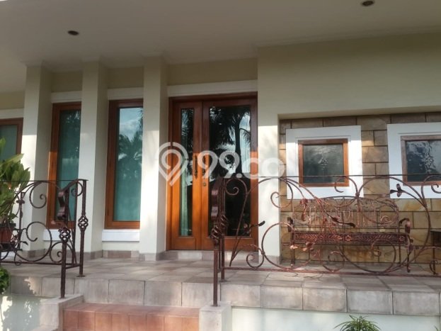 Rumah Elit Modern Tanpa Renovasi di Puri Indah Jakarta Barat Rumah Elit Modern Tanpa Renovasi di Puri Indah Jakarta Barat