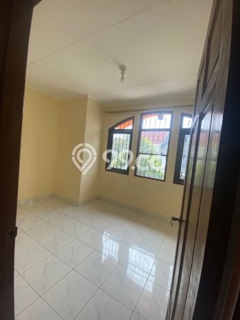 Rumah Modern 3 KT LT 126m2 di Taman Surya Rumah Modern 3 KT LT 126m2 di Taman Surya