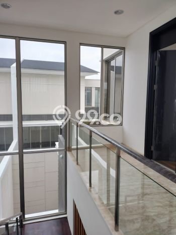 Rumah Mewah LB 311m2 Siap Pakai Desain Elegan di Golf Island, Jakarta Utara Rumah Mewah LB 311m2 Siap Pakai Desain Elegan di Golf Island, Jakarta Utara