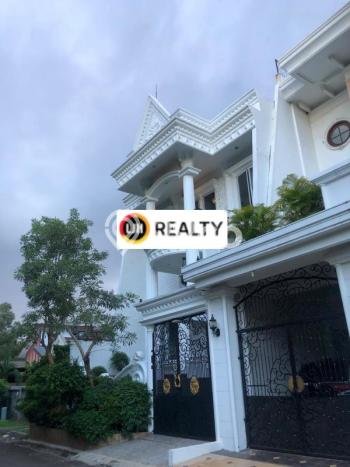 Hunian Mewah LB 321m2 Siap Huni Desain Elegan di BSD City, Tangerang Hunian Mewah LB 321m2 Siap Huni Desain Elegan di BSD City, Tangerang