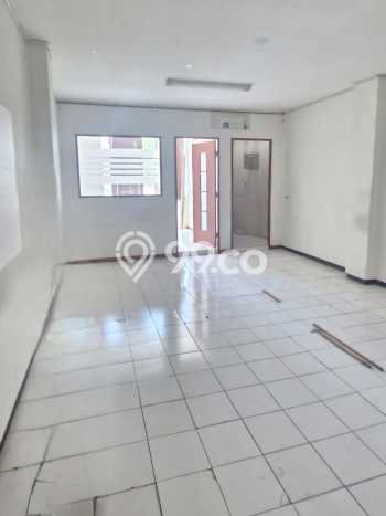 Ruko Disewakan di Area Ramai Tenggilis Mejoyo, Surabaya Ruko Disewakan di Area Ramai Tenggilis Mejoyo, Surabaya