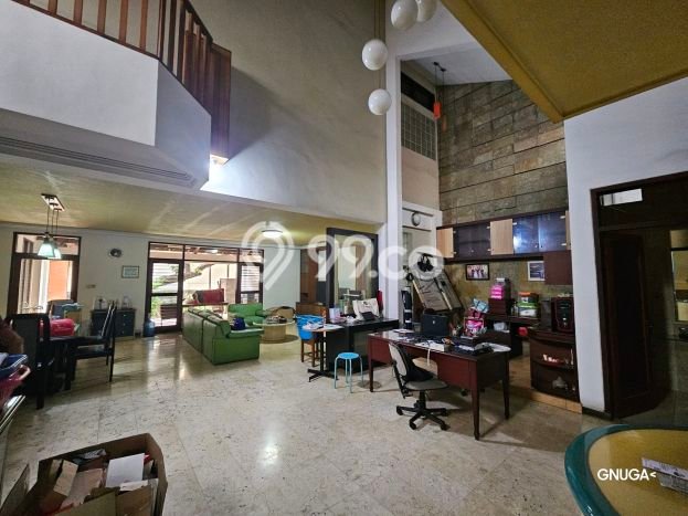 Dijual Rumah Premium dengan Fasilitas Sekitar Komplit di Rungkut, Surabaya Dijual Rumah Premium dengan Fasilitas Sekitar Komplit di Rungkut, Surabaya