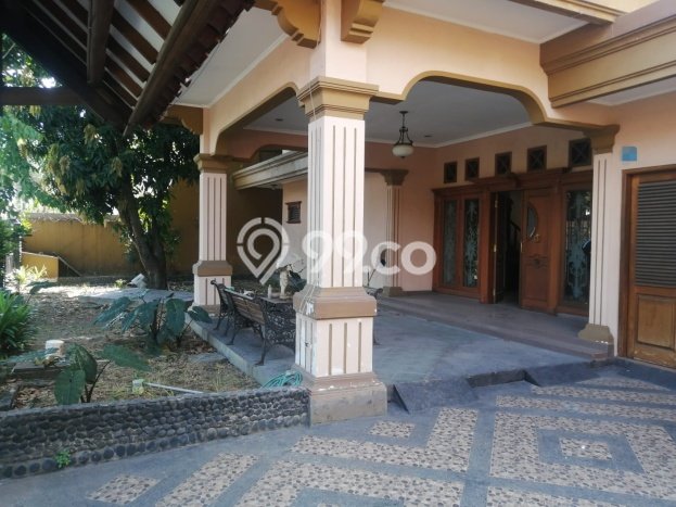 Rumah Luxury Modern Tanpa Renovasi di Margorejo Surabaya Rumah Luxury Modern Tanpa Renovasi di Margorejo Surabaya