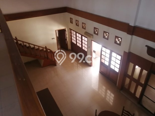 Rumah Luxury Modern Tanpa Renovasi di Margorejo Surabaya Rumah Luxury Modern Tanpa Renovasi di Margorejo Surabaya