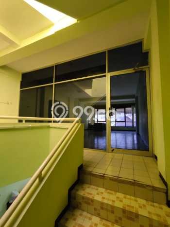 LOKASI BISNIS! Ruko For Rent Kawasan Genteng, Luas 150m², Area Utama LOKASI BISNIS! Ruko For Rent Kawasan Genteng, Luas 150m², Area Utama
