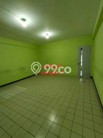 LOKASI BISNIS! Ruko For Rent Kawasan Genteng, Luas 150m², Area Utama LOKASI BISNIS! Ruko For Rent Kawasan Genteng, Luas 150m², Area Utama