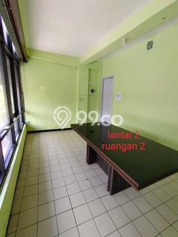 LOKASI BISNIS! Ruko For Rent Kawasan Genteng, Luas 150m², Area Utama LOKASI BISNIS! Ruko For Rent Kawasan Genteng, Luas 150m², Area Utama