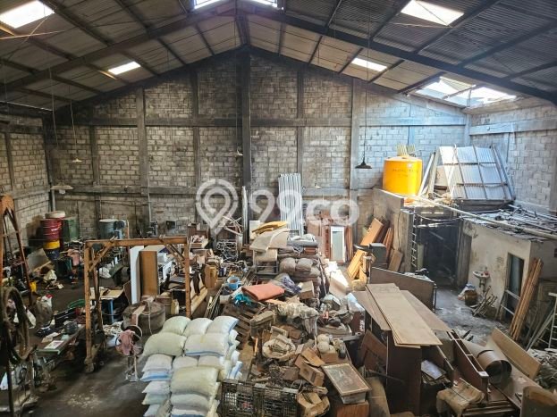 LOKASI TERBAIK! Gudang Kawasan Rungkut, Luas 400m², Area Komersial LOKASI TERBAIK! Gudang Kawasan Rungkut, Luas 400m², Area Komersial