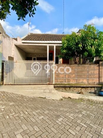 Jual Segera Rumah 2 KT 1 KM di Kawasan Komersial Blimbing, Malang Jual Segera Rumah 2 KT 1 KM di Kawasan Komersial Blimbing, Malang