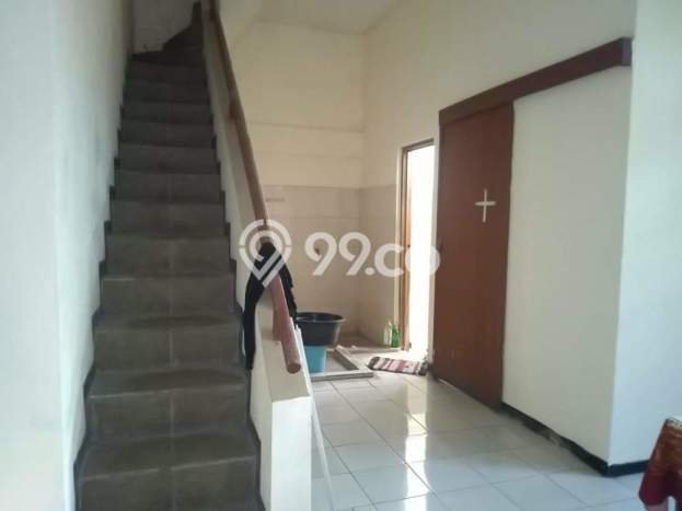 Rumah Elit LB 408m2 Siap Pakai Desain Elegan di Keputih, Surabaya Rumah Elit LB 408m2 Siap Pakai Desain Elegan di Keputih, Surabaya