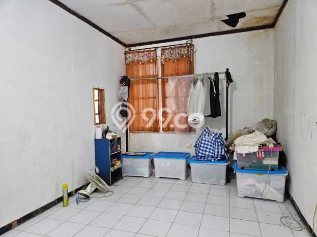 FEATURED! Rumah Asri di Rungkut, LT 180m² Bangunan 150m² FEATURED! Rumah Asri di Rungkut, LT 180m² Bangunan 150m²