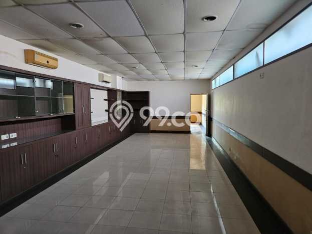 Ruko disewakan lokasi strategis Gubeng Surabaya 100m2 Ruko disewakan lokasi strategis Gubeng Surabaya 100m2