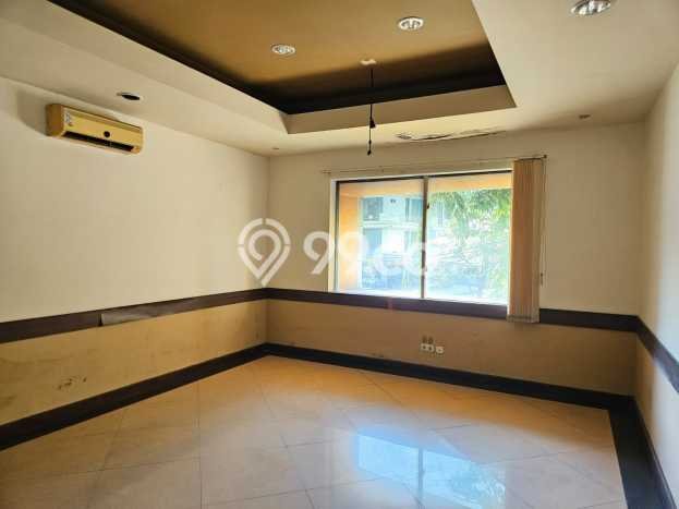 Ruko disewakan lokasi strategis Gubeng Surabaya 100m2 Ruko disewakan lokasi strategis Gubeng Surabaya 100m2